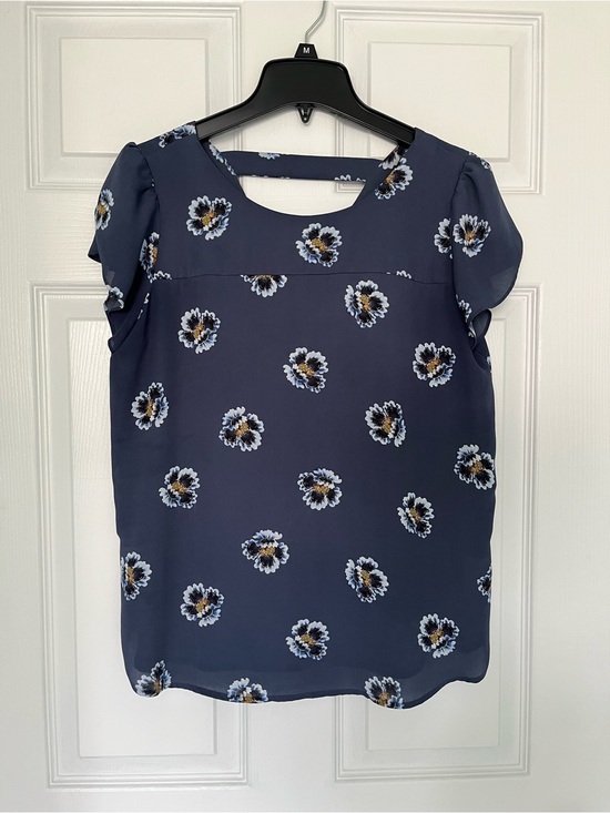 LOFT Tops - LOFT V-Neck Flutter Sleeve Blouse